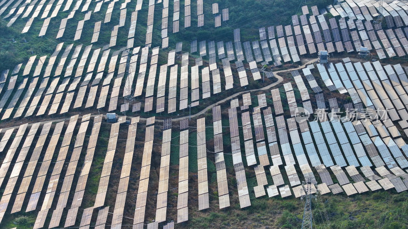 4k航拍贵州山区光伏发电站 新能源发电