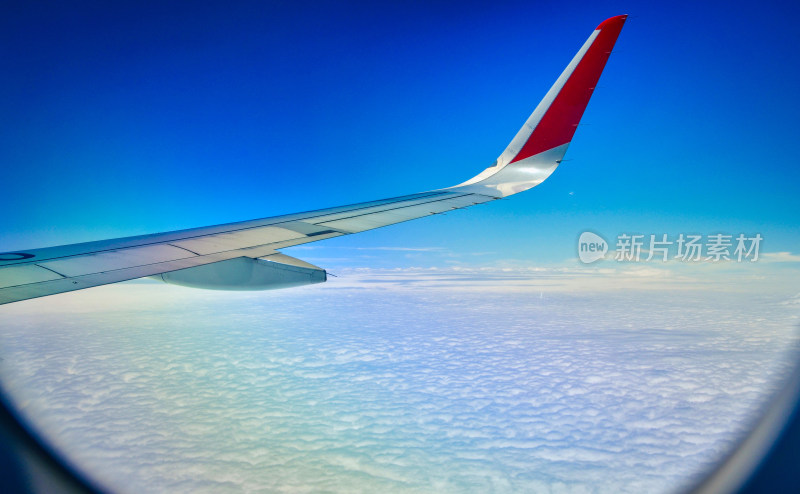 飞机窗外万米高空壮阔云海唯美自然风光