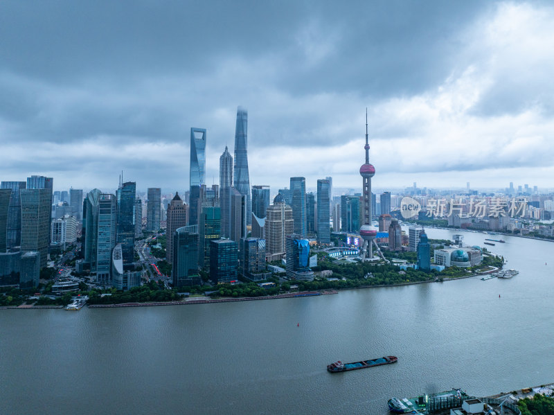 上海台风暴风雨来临前黑云压城航拍