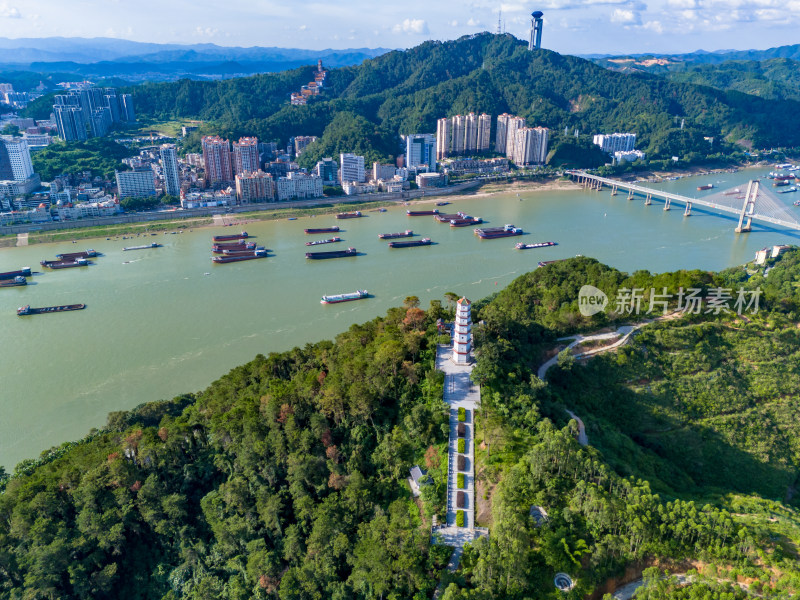 山川河流船只航拍图