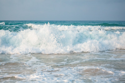 三亚海滨沙滩海浪