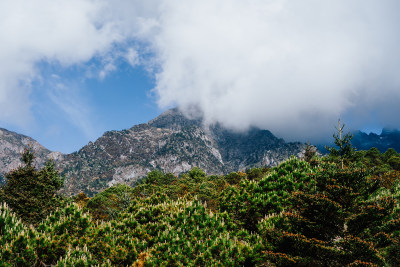 丽江玉龙雪山干河坝山脊线