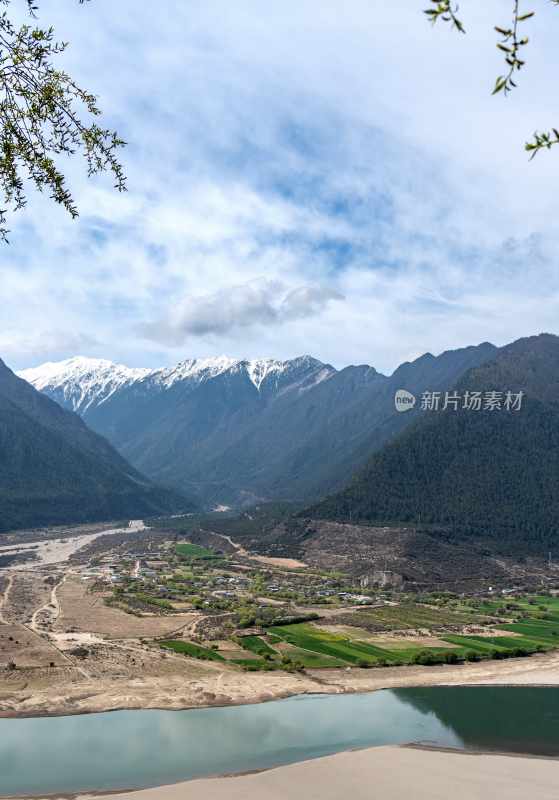 林芝318雪山蓝迦巴瓦