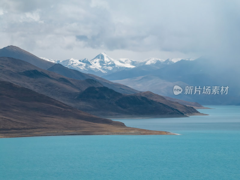 西藏山南羊卓雍措圣湖神湖蓝色高空航拍