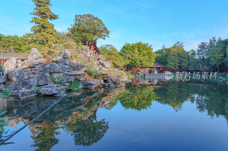 佛山顺峰山公园粤剧大观园传统岭南园林湖景