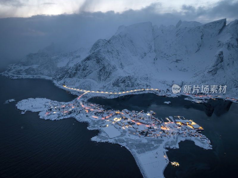 挪威罗弗敦群岛北极圈雷纳冬季雪景高空航拍