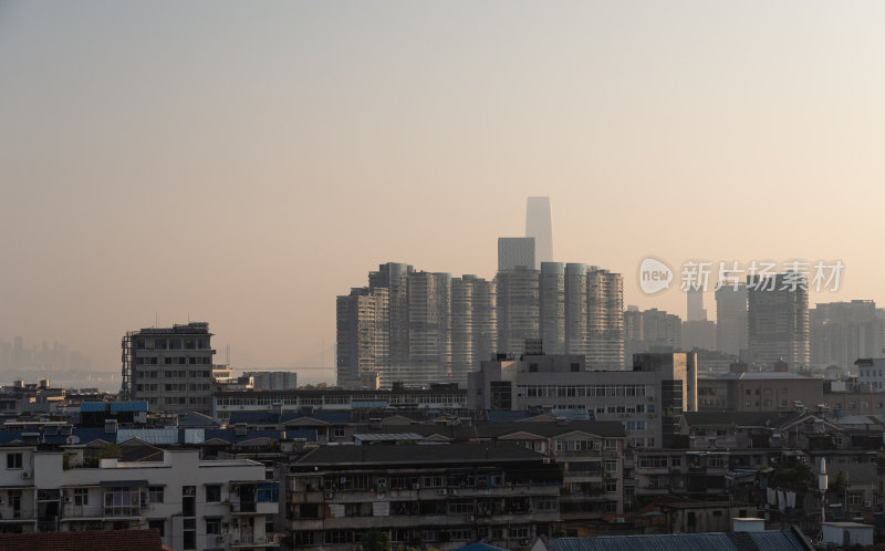 清晨日出中的湖北武昌古城武昌城市建筑景观