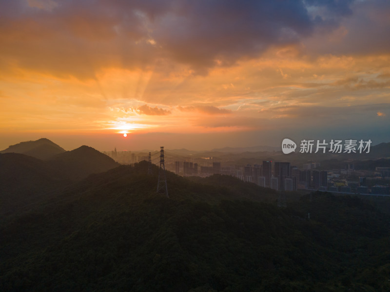 广东深圳塘朗山夕阳晚霞风光