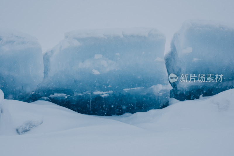 博乐赛里木湖蓝冰