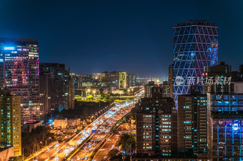 北京繁华都市夜景高楼间的光影魅力