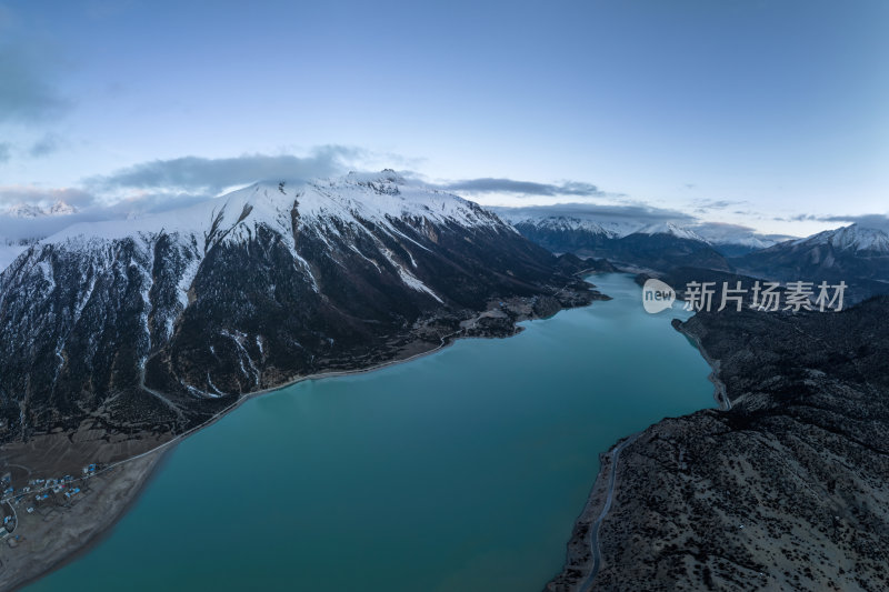 西藏昌都然乌湖来古雪山冰湖高空航拍