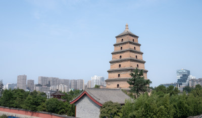 陕西西安晴朗天气的大慈恩寺大雁塔