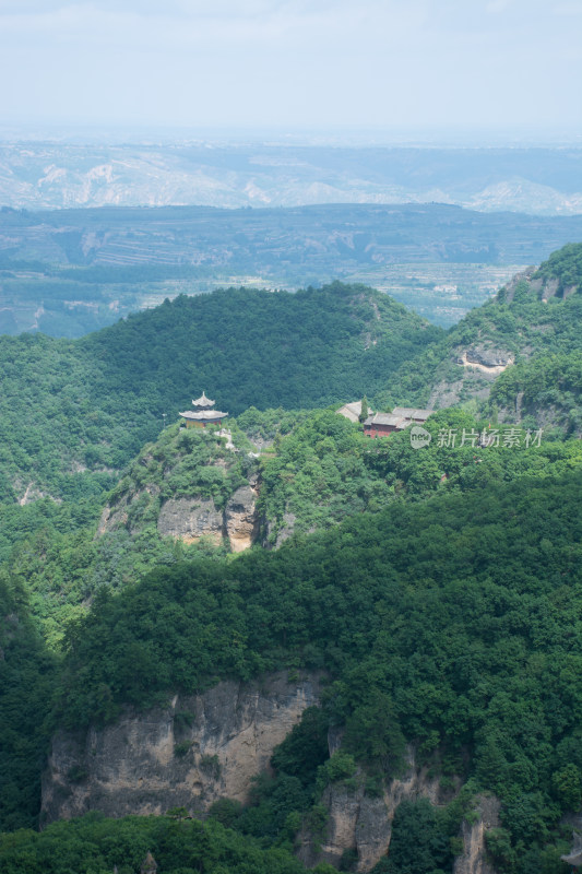 中国甘肃平凉崆峒山古建筑自然风光