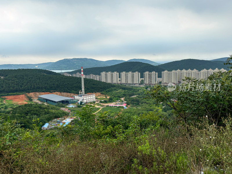 日俄战争炮台观景台眺望大连城市风光