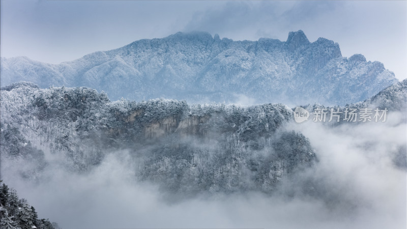 太行山余脉白云山冬季雪景冰挂雾凇实拍