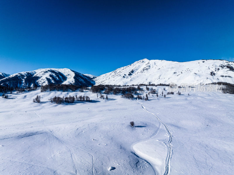 新疆冬季阿勒泰喀纳斯雪景