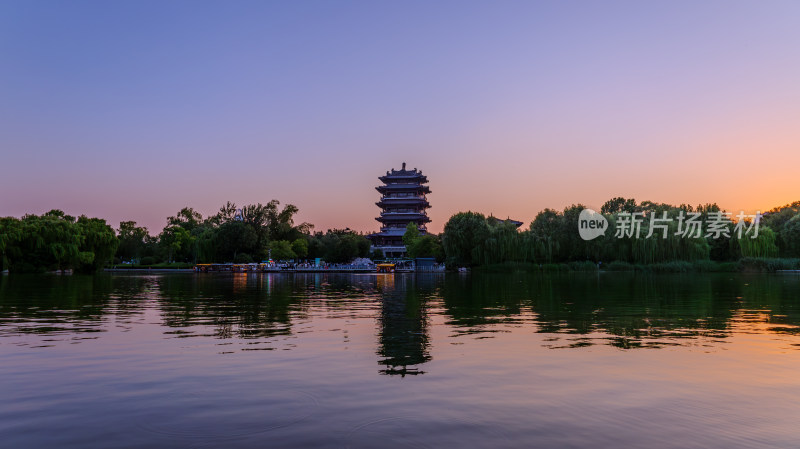 山东济南大明湖超然楼CBD夜景晚霞