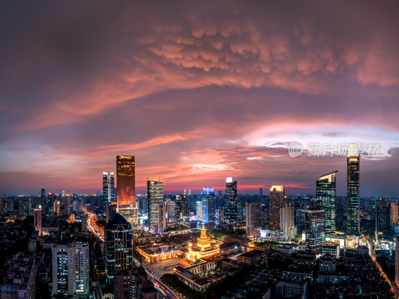 上海展览中心夜景