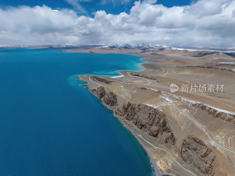 西藏那曲纳木措圣象天门湖泊雪山高空航拍