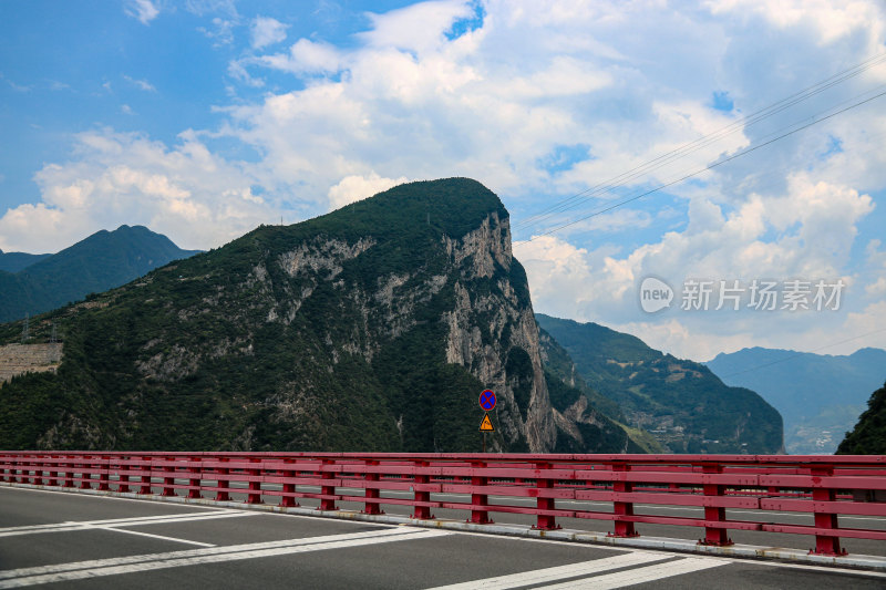 长江三峡西陵峡口兵书宝剑峡风光