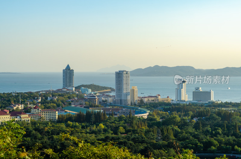 青岛太平山观景平台看城市风光