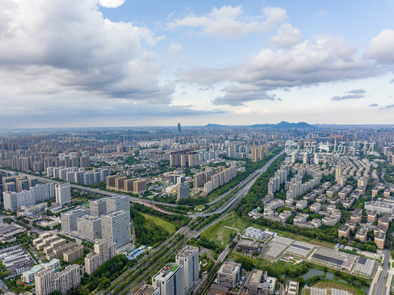 中国杭州留石高架路繁忙城市航拍