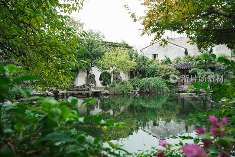 苏州园林艺圃响月廊