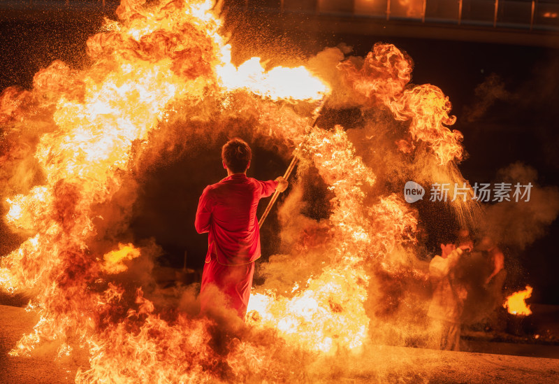 火棍表演