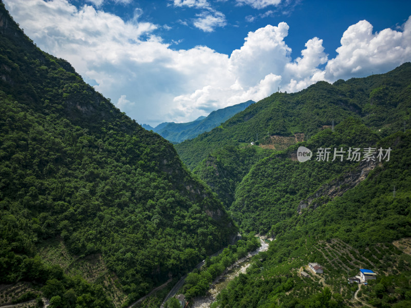 大自然山谷山清水秀航拍摄影图