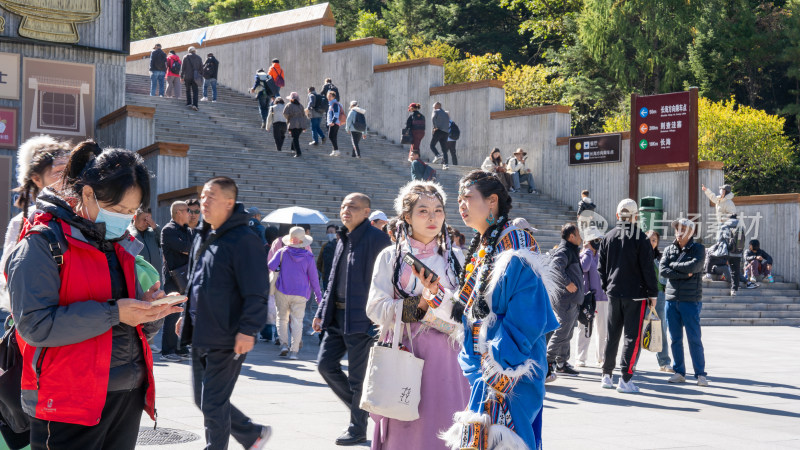 四川九寨沟景区的初秋风景综合