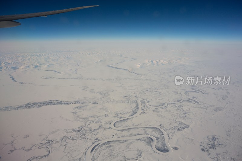 俯拍西伯利亚雪原