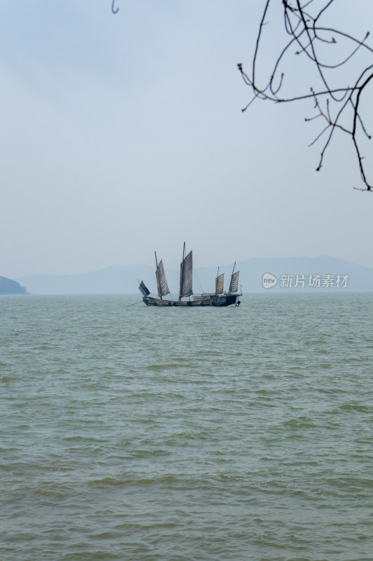 无锡鼋头渚景区太湖佳绝处湖光山色和船只