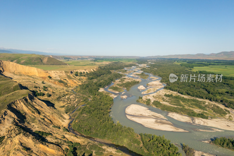中国新疆特克斯河自然风光