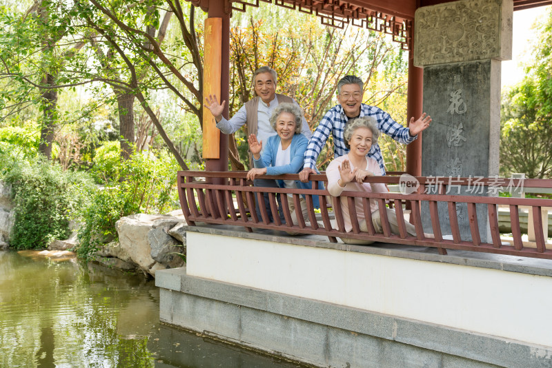 老年夫妻旅游