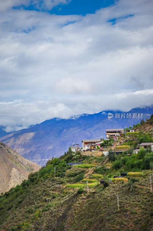 云南大山上的民宅