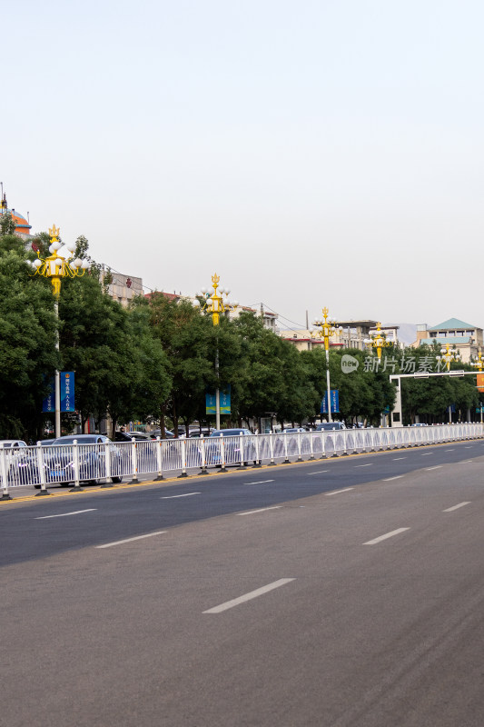 马路车辆城市街道