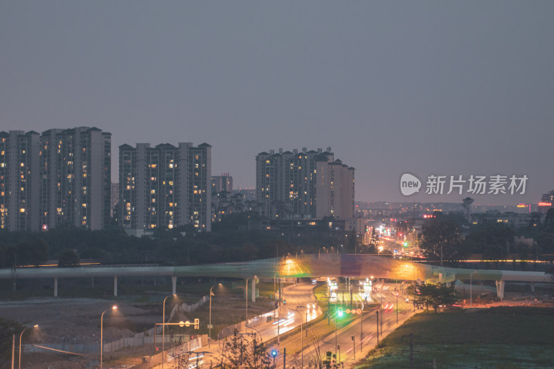 城市街道夜景