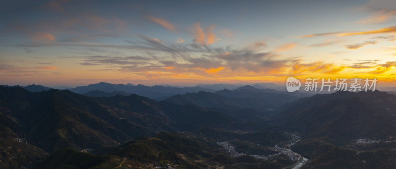 安徽黄山市群山山峦晨曦航拍