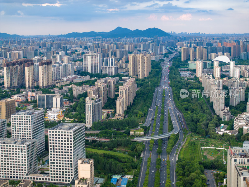 中国杭州留石高架路繁忙城市航拍