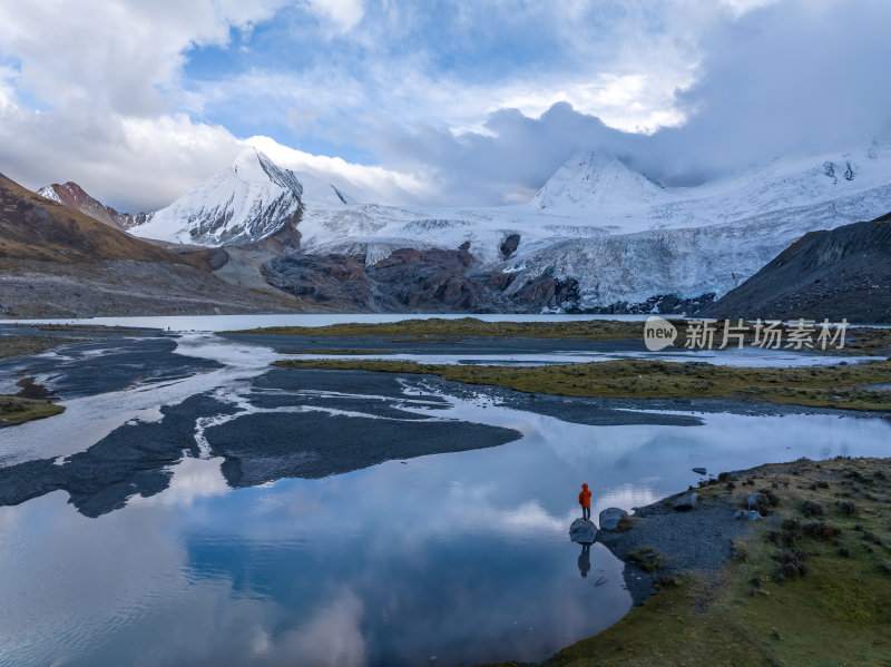 西藏那曲比如萨普神山圣山圣湖冰川航拍