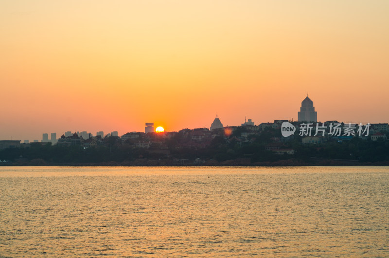 青岛汇泉湾落日风光