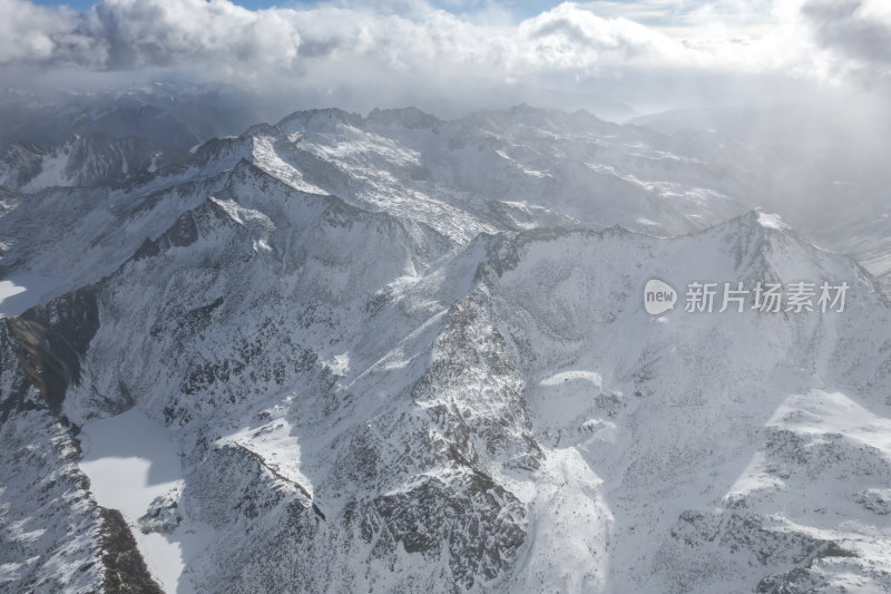 四川阿坝州达古冰川雪山盛景冰雪奇观航拍