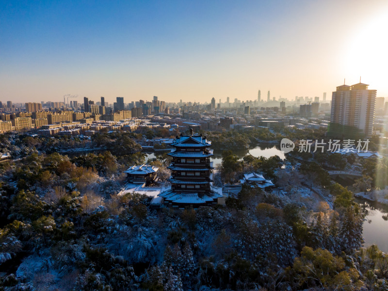 山东济南大明湖5A景区航拍图