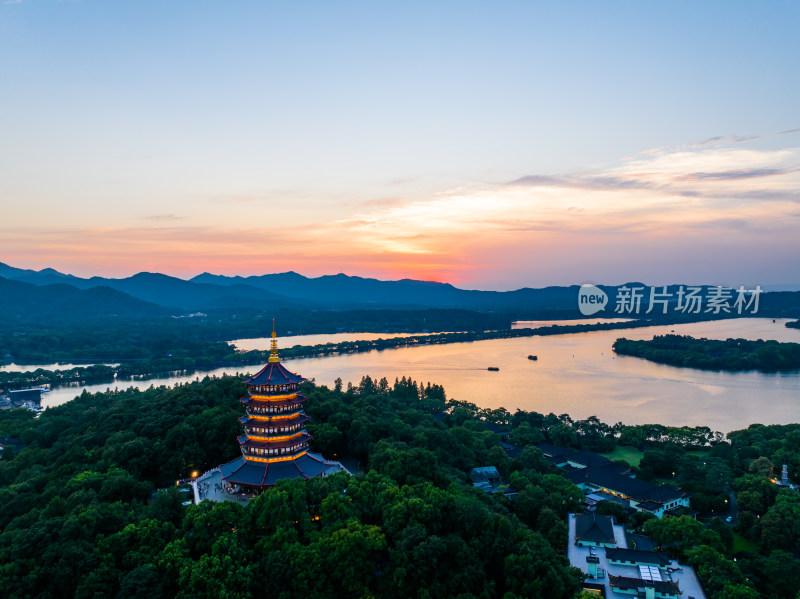 中国杭州西湖雷峰塔日落 西湖十景雷峰夕照