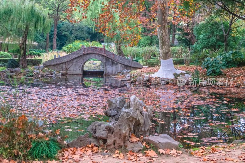 南京钟山风景名胜区明孝陵中的建筑风景