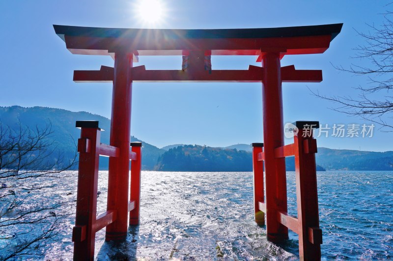 日本箱根，箱根神社的水上鸟居