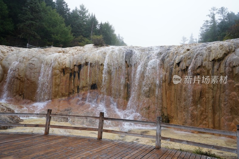 四川阿坝藏族羌族自治州黄龙风景区