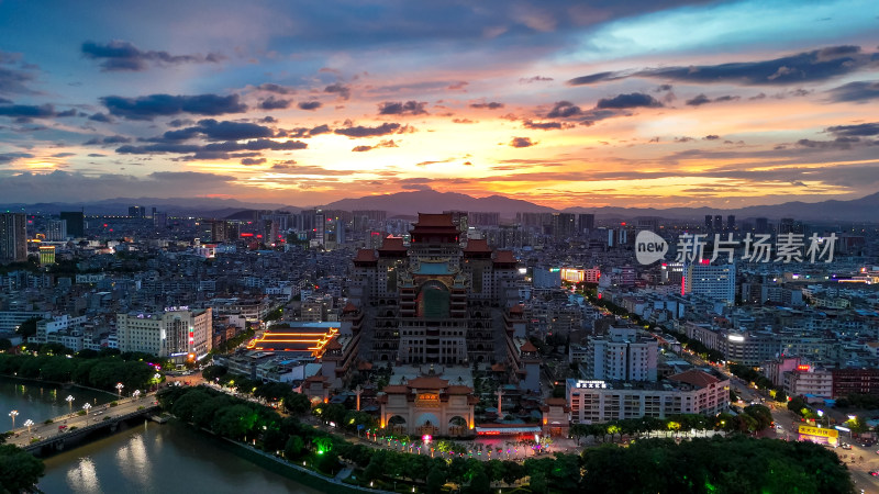 玉林云天文化城夜景晚霞航拍图