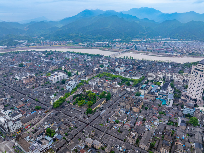 航拍浙江省台州市临海市东湖景区紫阳古街