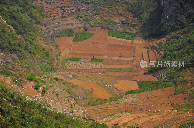 大石围天坑崇山峻岭鲜为人知的秘境